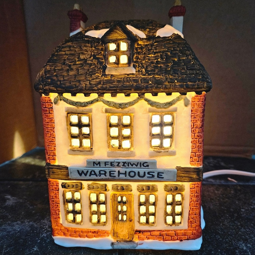 Dept 56 Dickens Village Fezziwig Warehouse Retired Box Insert Cord Bulb